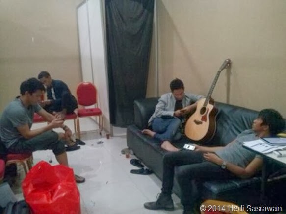 internet mengurangi komunikasi langsung internet mengurangi komunikasi langsung