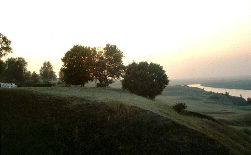 548 atardecer junto al río Oka