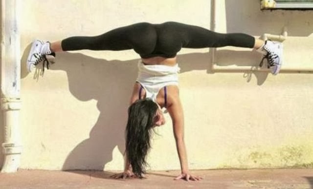 [girls-stretching-yoga-032%255B2%255D.jpg]