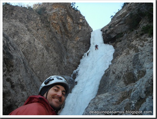 Cascada de Hielo de La Sarra 250m WI4  85º (Valle de Pineta, Pirineos) (Pep) 3306