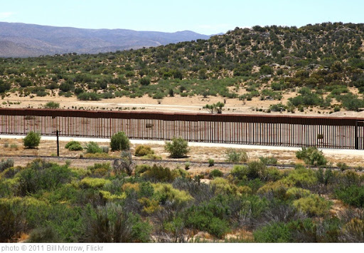 'International border fence' photo (c) 2011, Bill Morrow - license: http://creativecommons.org/licenses/by/2.0/