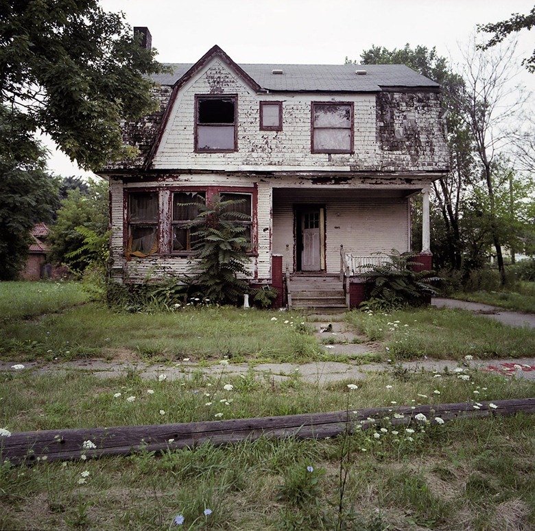 abandoned-detroit-homes17
