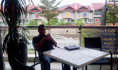 restoren on the table - bahagian luar