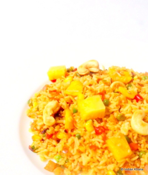 [Vegetarian%2520Thai%2520Pineapple%2520Fried%2520Rice%2520Recipe%255B9%255D.jpg]