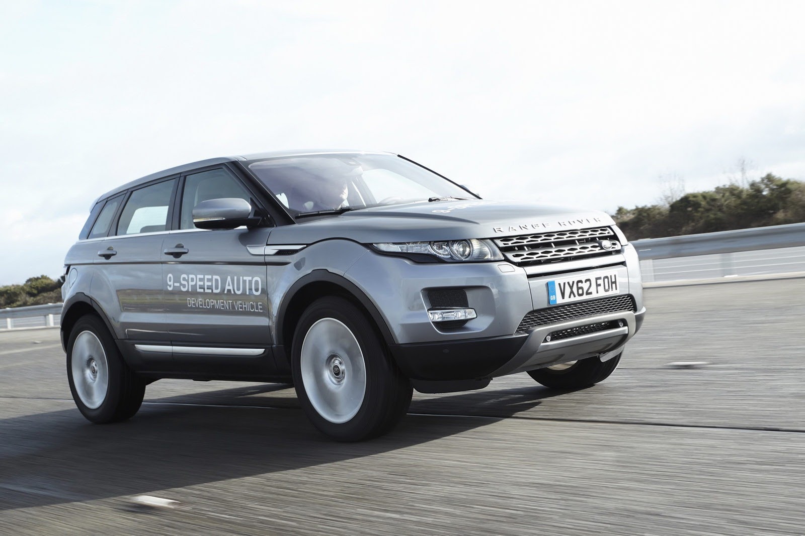 Land-Rover-9ZF-HP-2%5B2%5D.jpg