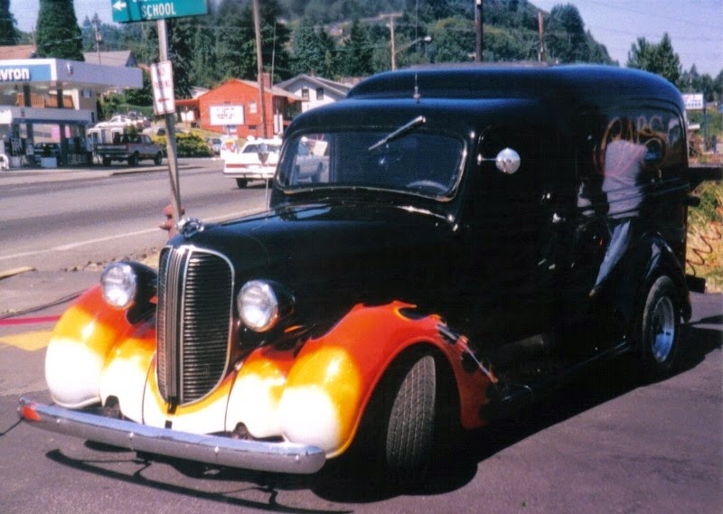 [47-1938-Dodge-Humpback-Panel-Truck-i%255B2%255D.jpg]