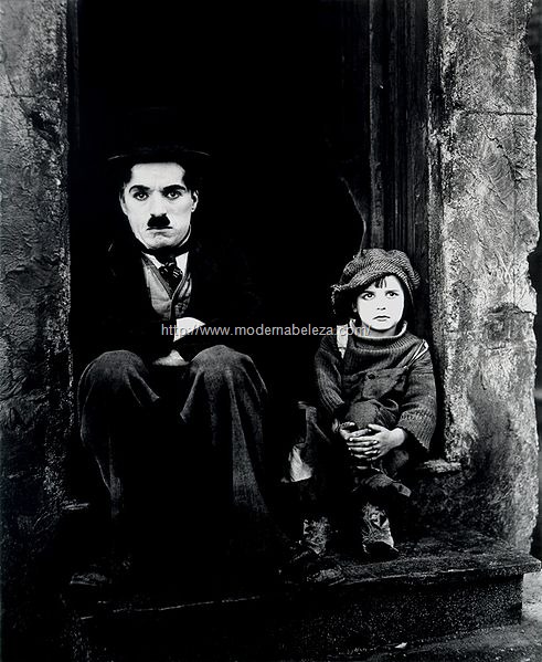 [491px-Chaplin_The_Kid8.jpg]