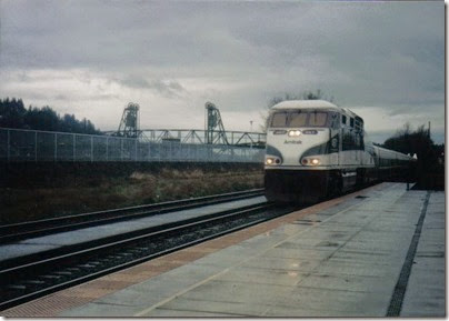 Amtrak F59PHI #467 & old Allen Street Bridge in Kelso, Washington on January 11, 1999