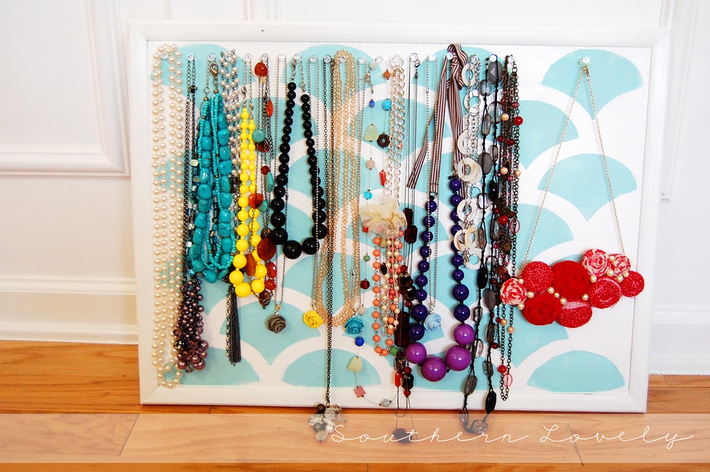 [corkboard-jewelry-holder-14.jpg]