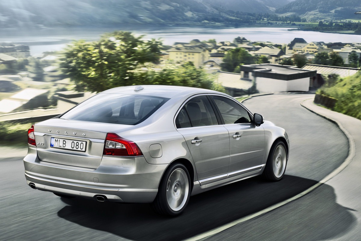 Volvo-S80-2[2].jpg