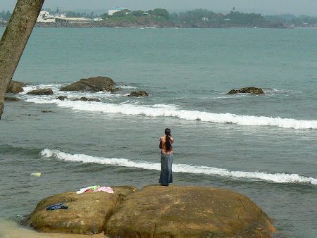 Contemplating the Ceylon sea 