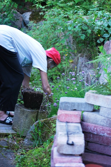 [Anna%2520-%2520working%2520with%2520Herbs%255B5%255D.jpg]