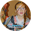 Menina de Oculos.jpg