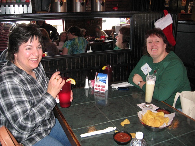 [20111203ARFiberArtsEx782.jpg]