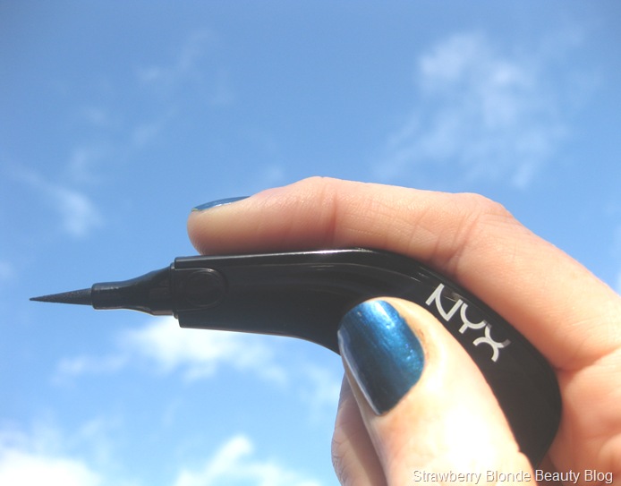 NYX_The_Curve_Liquid_Liner_review (5)