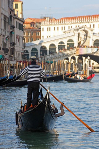 [71%2520Gondola%2520Rialto%255B3%255D.jpg]
