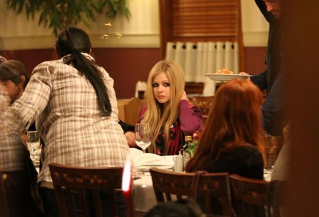 [avril%2520no%2520brasil%2520churrascaria%255B4%255D.jpg]