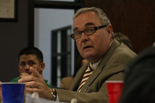 Mayor O'Neal moves to continue talks within a closed session. (photo credit: James Mulvenon)
