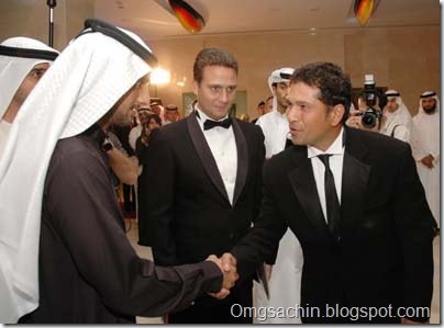 Sachin Tendulkar is greeted by His Highness Shaikh Mohammed bin Rashid Al Maktoum, Vice-President and Prime Minister of the UAE and Ruler of Dubai in 2007
