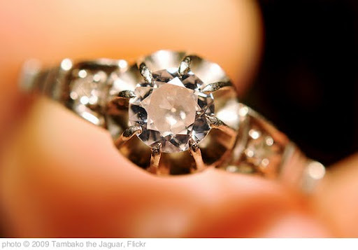 Arany és gyémánt csillog a gyűrűsujjon - Bezzeganya
