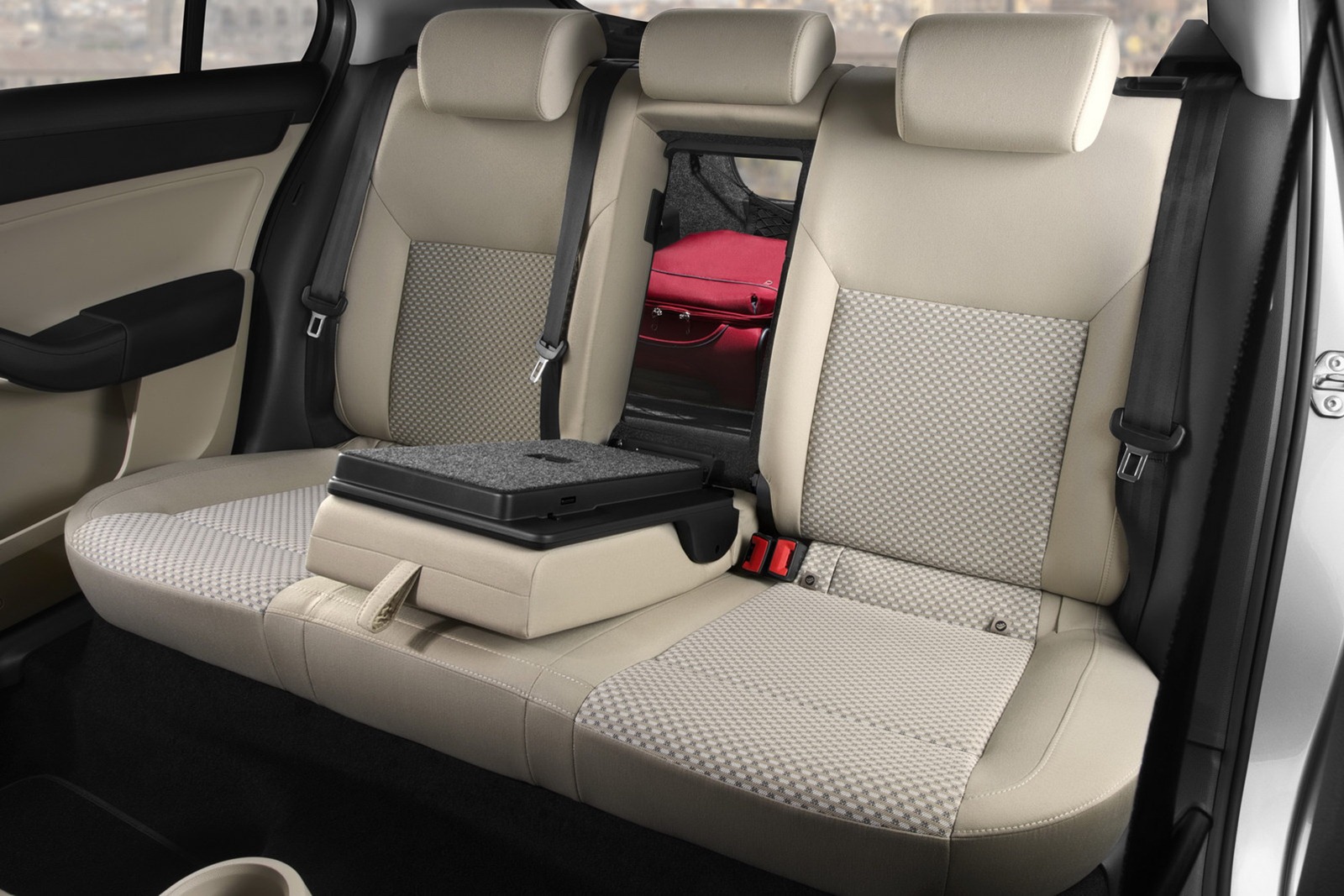 [2013-Seat-Toledo-Sedan-58%255B2%255D.jpg]