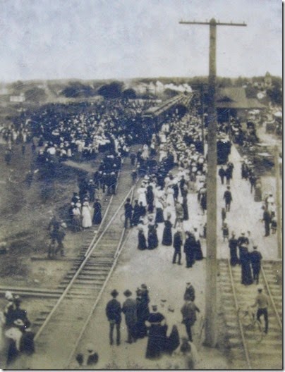 IMG_4246 Crowd at Railroad Depot in Salem, Oregon in August 1899