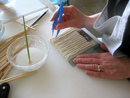Step 4: Now, pinch along the top.