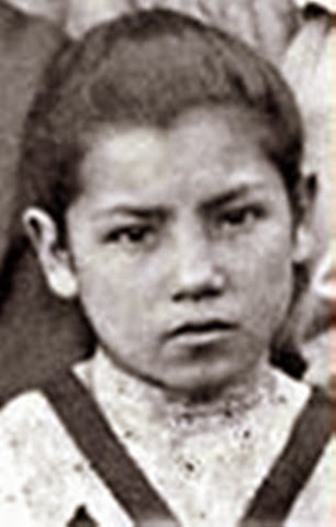 [verdadeiro%2520rostro%2520di%2520laura%2520vicunha%2520retocada%2520mais%2520config%255B26%255D.jpg]