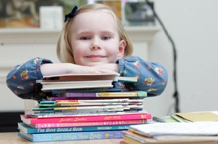 [Menina%2520g%25C3%25AAnio%255B3%255D.jpg]