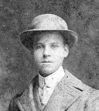 [1911-Simonsens-Father%25202%2520boys-Ludvig%255B4%255D.jpg]