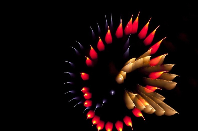 عندما يصبح تصويرالالعاب النارية فن وأبداع  David-johnson-fireworks-42