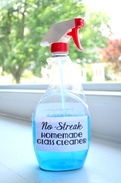 Green Your Spring Cleaning // DIY Glass Cleaner by His and Hers