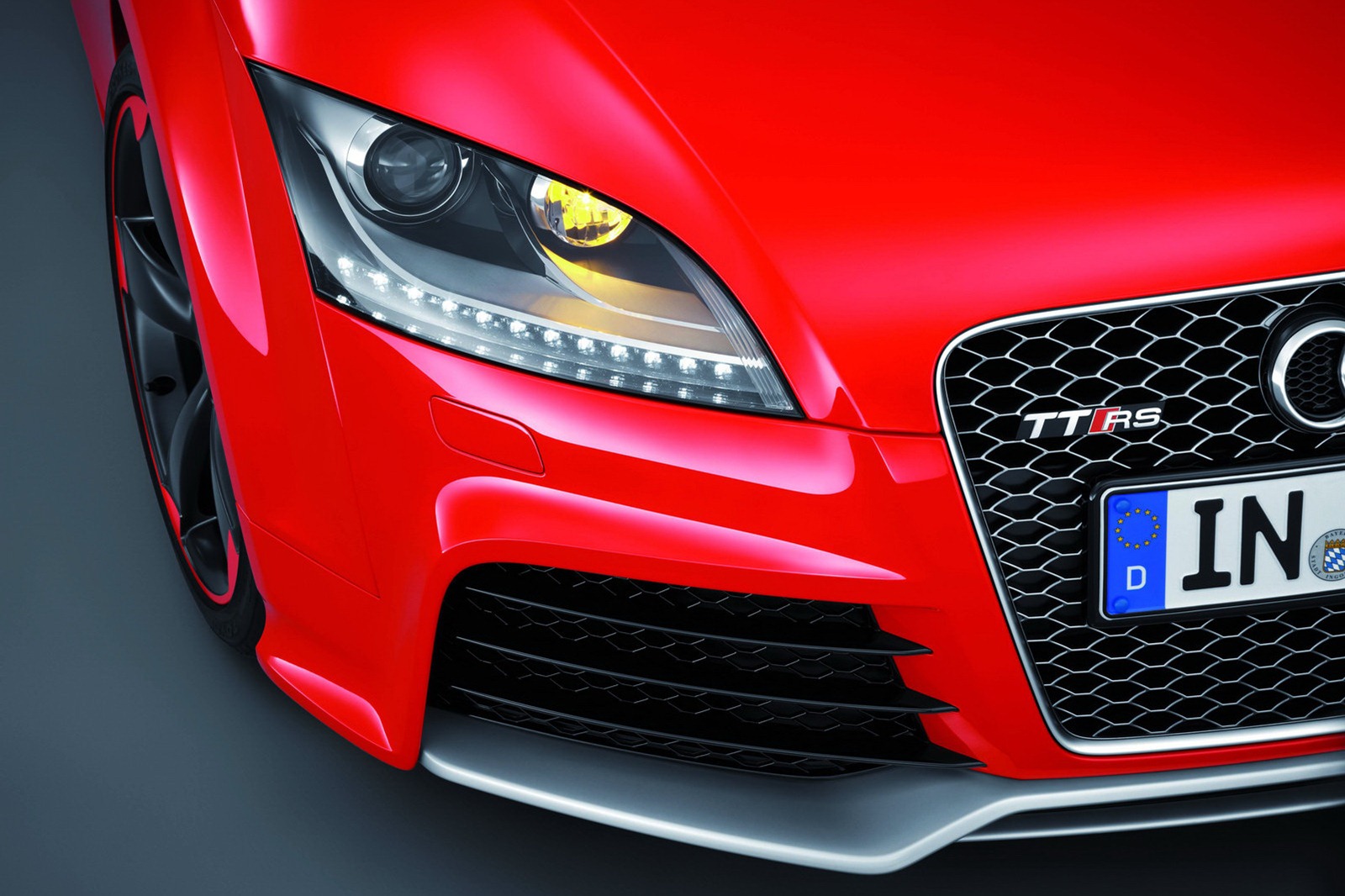[2013-Audi-TT-RS-Plus-36%255B2%255D.jpg]