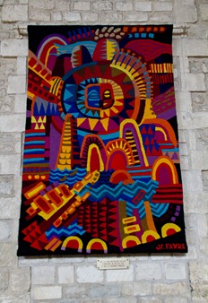 saintes-abbey-embroidery-separation