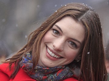 Anne Hathaway mégsem támogatja Obamát