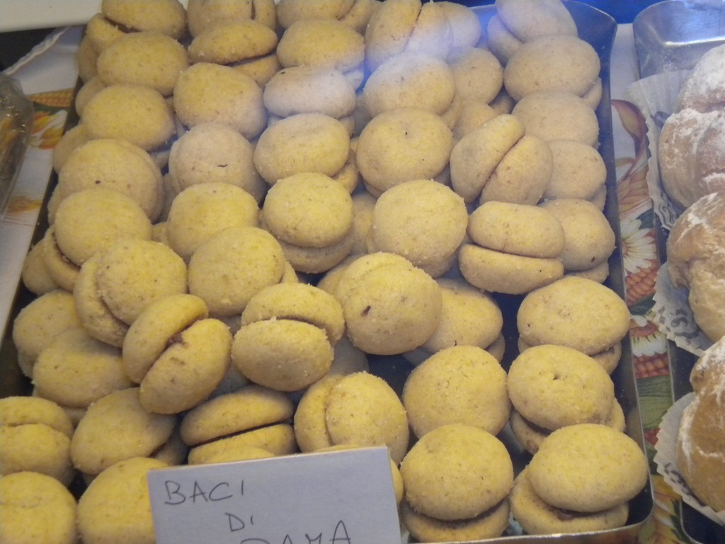 [DSCN1031%255B4%255D.jpg&description=Orange Bread and Lake Como')]