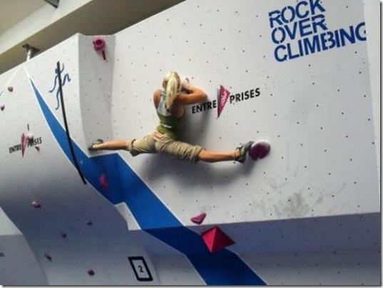 girls-rock-climbing-21