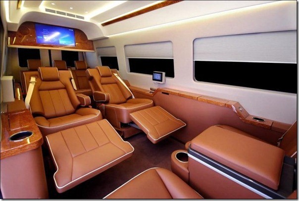 Por dentro de uma Van da Mercedes Benz (4)