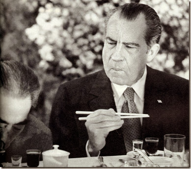 historical-photos-pt5-president-nixon-chopsticks historical-photos-pt5-president-nixon-chopsticks