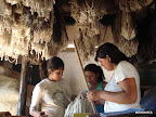 Las artesanas en el banco de lana. Gentileza: Spazio Sumampa.
