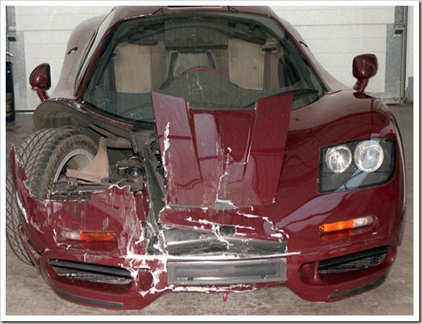 rowan-atkinson-s-mclaren-f1-supercar-after-a-crash-in-1999-pic-rex-features-64971328 rowan-atkinson-s-mclaren-f1-supercar-after-a-crash-in-1999-pic-rex-features-64971328