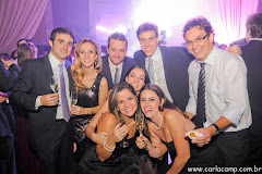 Fotos do evento Maria Isabel e Marcio. Foto numero 1716. Fotografia (fotografias) das fotógrafas profissionais Carla Camp e Vivi Peres, de São Paulo, SP, que, usando o fotojornalismo, fazem fotos de casamento (fotografia de casamento), fotos infantil (fotografia de crianças), fotos corportativas (fotografia empresarial), fotos de 15 anos (fotografia de 15 anos), fotos de bodas (fotografia de bodas), fotos de grávidas (fotografia de gestantes), fotos de aniversários (fotografia de aniversário), fotos de eventos sociais, foto autoral, fotos de família, fotos de festas e ensaios fotográficos. fotos casamento são paulo de sao video sp filmagem para noivas sampa 15 anos festa infantil crianças aniversario infantis foto videos e madrinhas buquê rosas enfeite imagens grávida convites individuais