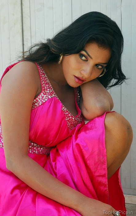Anitha Reddy Pink Dress Pics 11