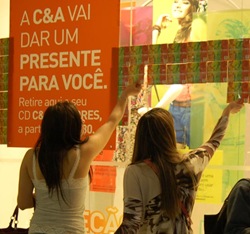 C&A em Cores - Vitrine do Shopping Aricanduva em São Paulo