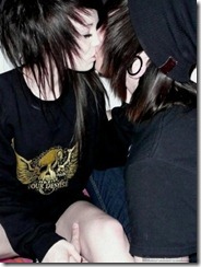 Emo-couple-kiss-hot-girl-and-boy-scene-romance Emo-couple-kiss-hot-girl-and-boy-scene-romance