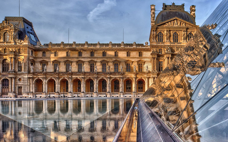 Louvre_w.jpg Louvre w