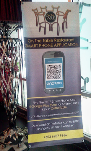 bunting aplikasi android restoren on the table