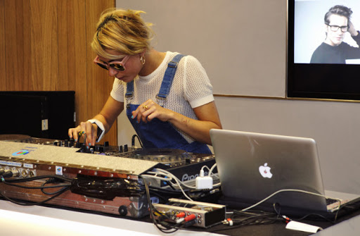 dj en inauguración kaleos - barcelona