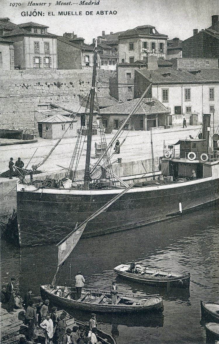 Bonita foto del VIVERO en el puerto de Gijón. Muelle de Abanto. Postal Hauser y Menet. Del libro EL PUERTO DE GIJÓN EN LA TARJETA POSTAL..jpg