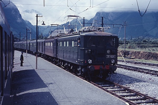 [trainsdumidi04.com7.jpg]